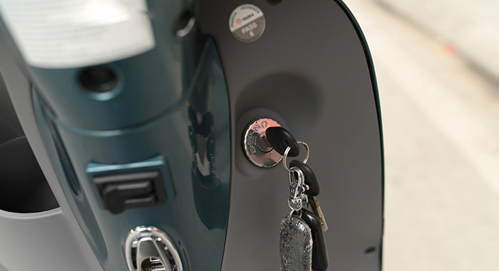 khoa-xe-may-dien-yadea-vigor