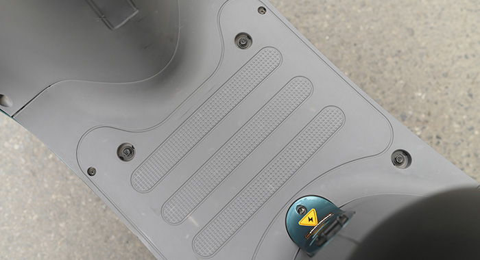 san-de-chan-xe-may-dien-yadea-vigor